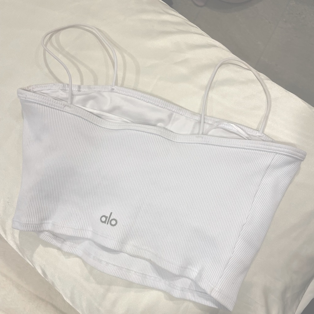 Alo GODDESS RIBBED BANDEAU TOP in small